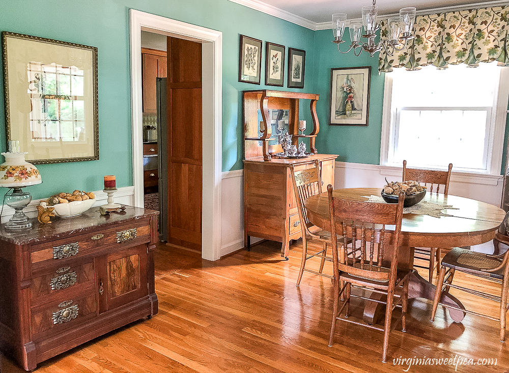 Dining room decorated for fall