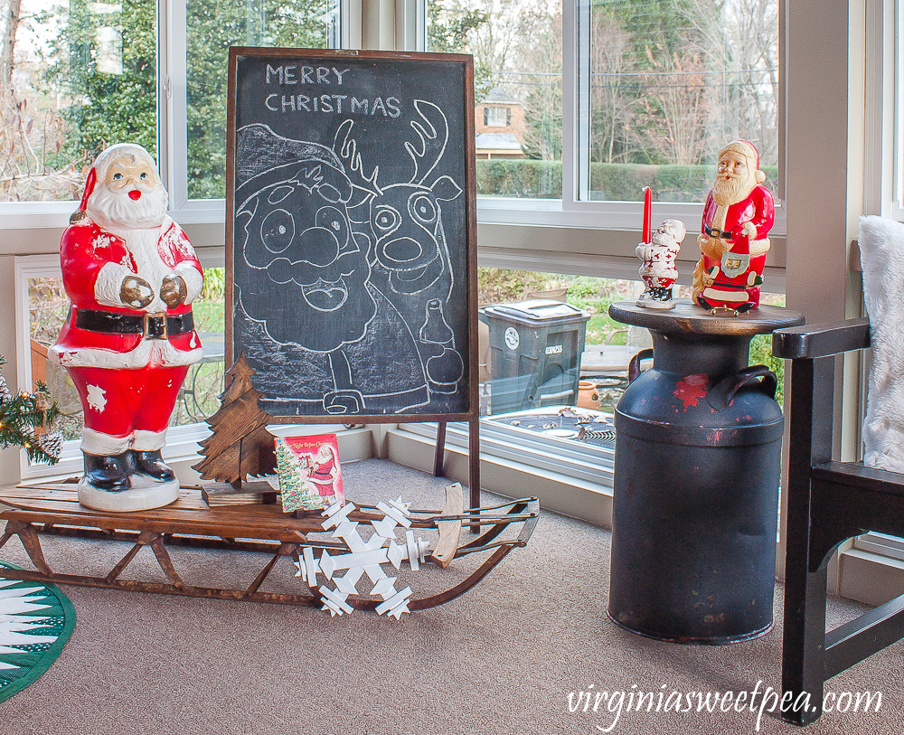Christmas Porch Decorations with a vintage Santa theme