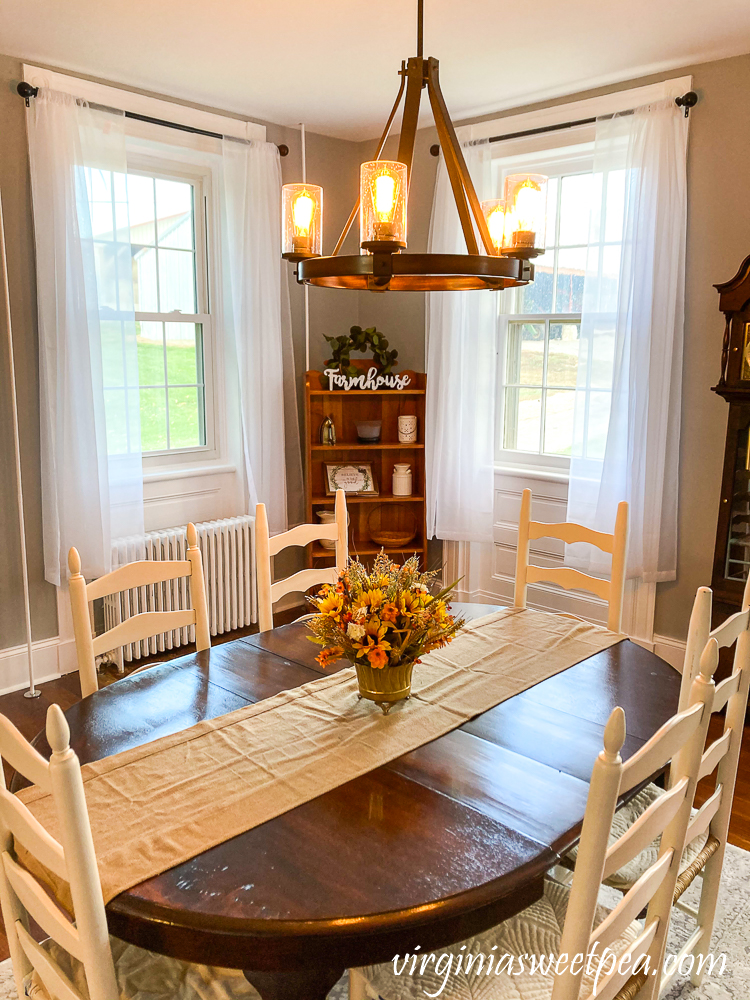 Dining room in an 1857 farmhouse in Middletown, Maryland