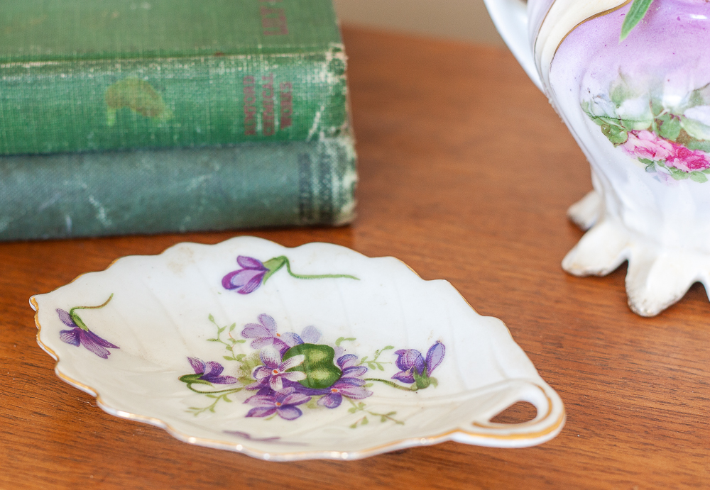 Vintage Rossetti SPRING VIOLETS Occupied Japan Leaf Dish 1945-1953