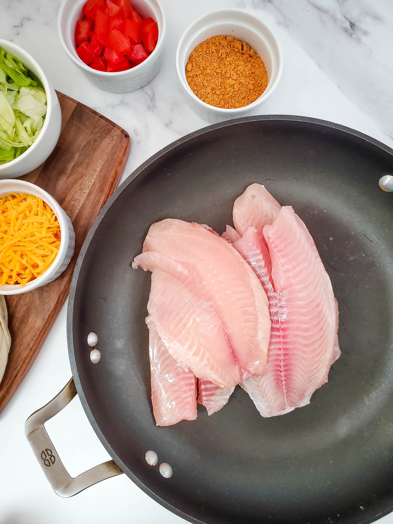 Step-by-step instructions to make fish tacos