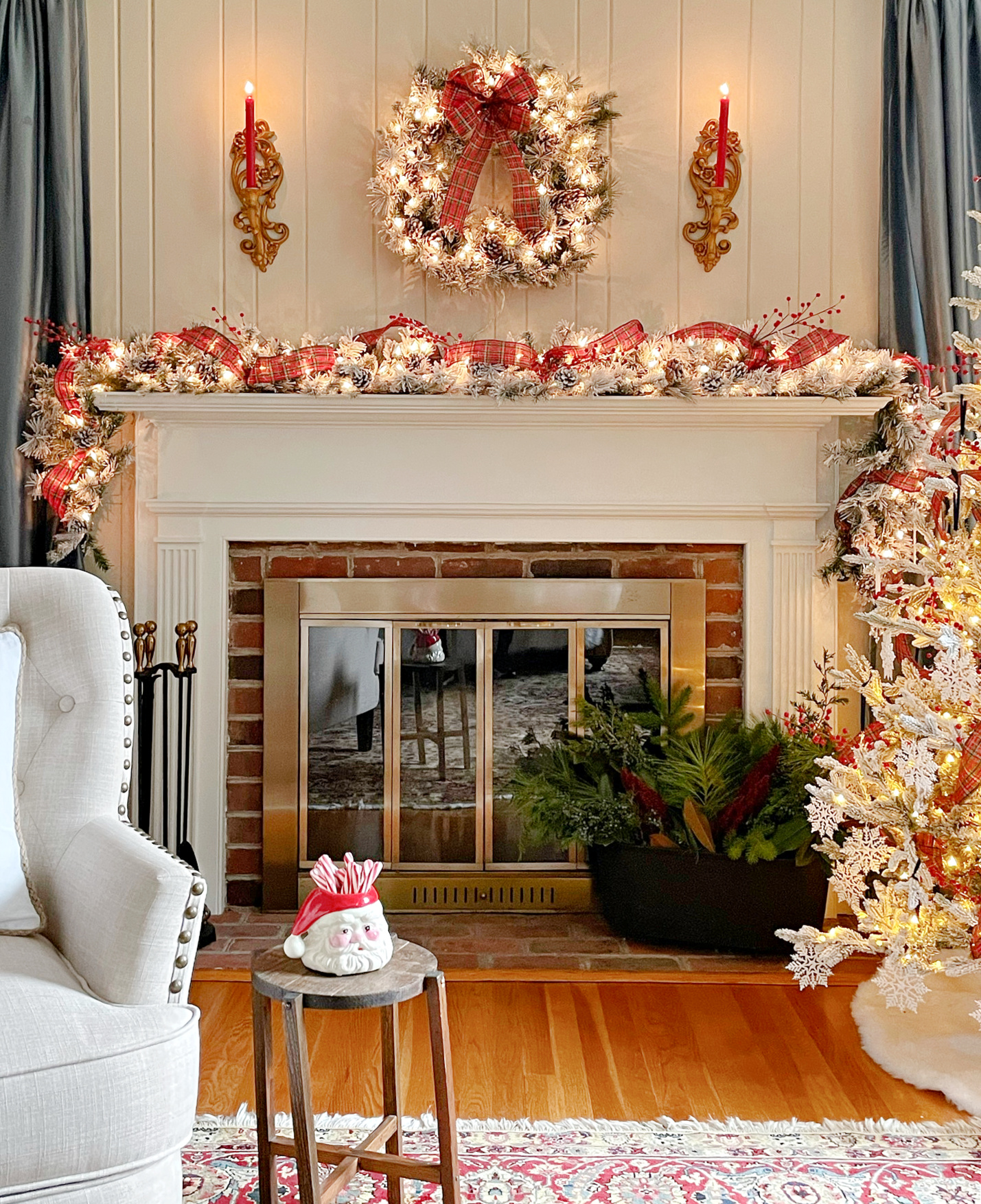 Formal living room decorated for Christmas