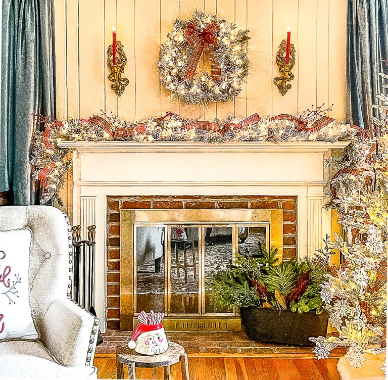 A Southern Charm Christmas – Living Room & Dining Room