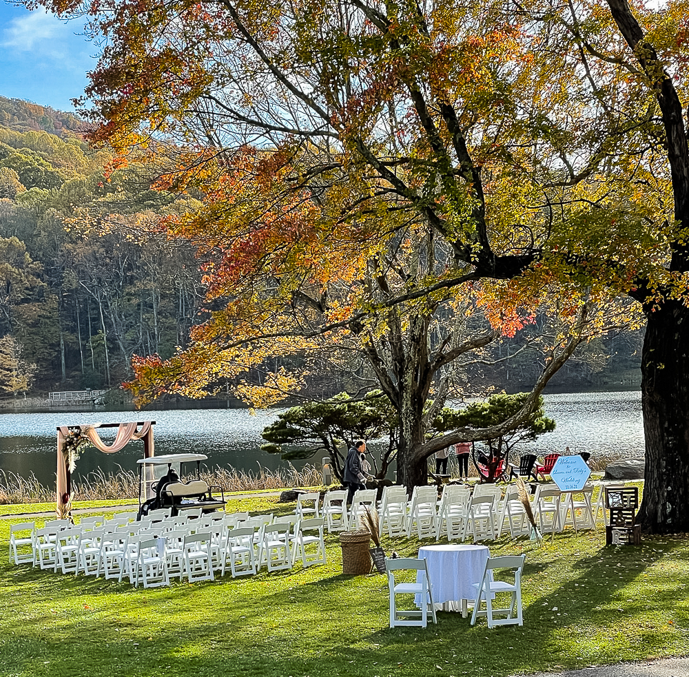 Fall wedding at The Peaks of Otter in Bedford, VA