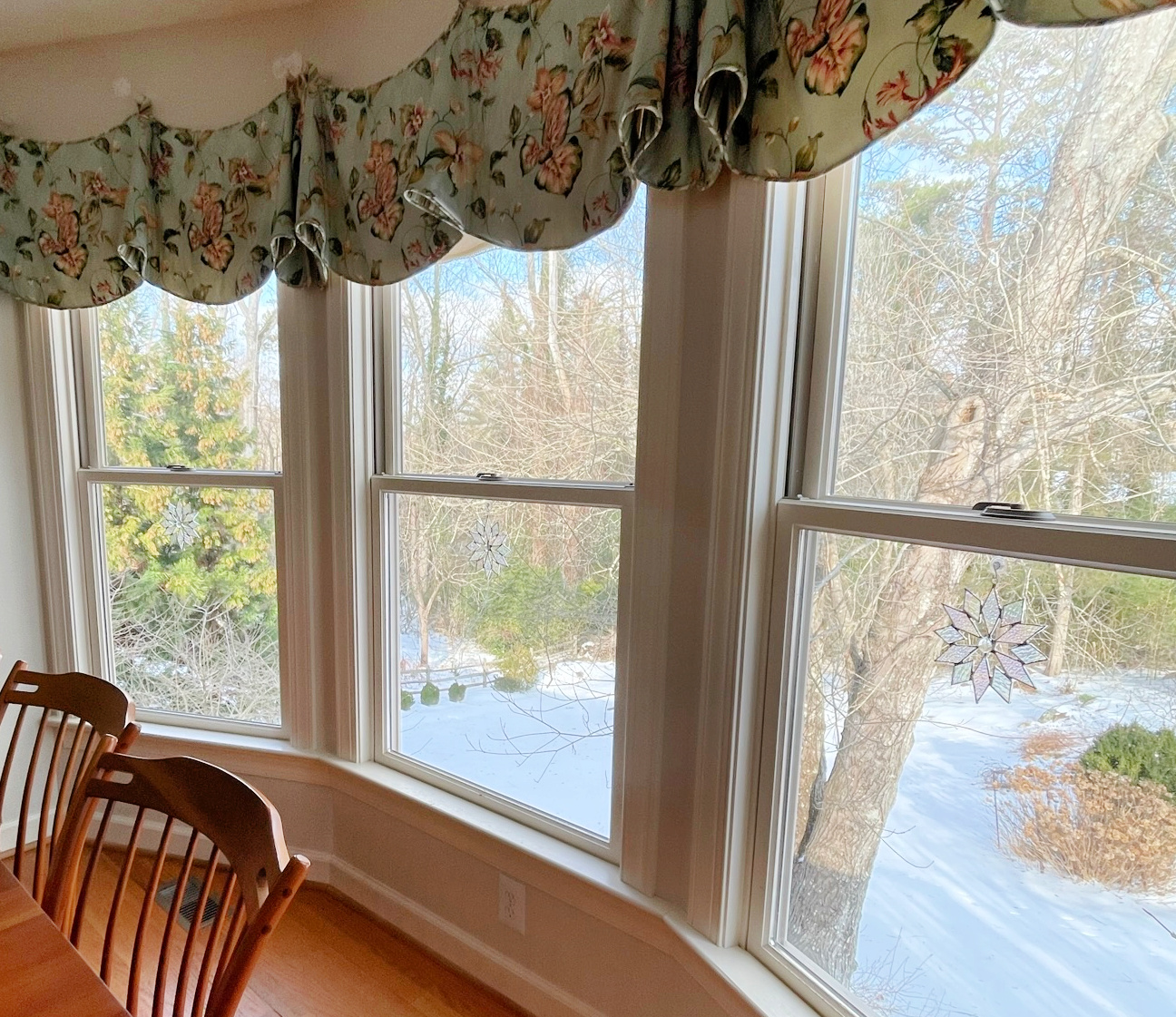 Snowflakes Suncatchers on 3 Windows